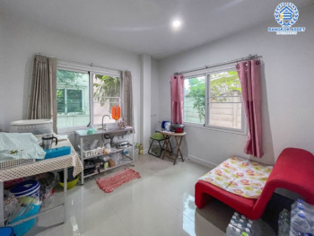 *****บ้านเดี่ยวมือสองนนทบุรี ราคาสุดคุ้ม! ม.เดอะลิฟวิ่ง2 บ้านกล้วย-ไทรน้อย เนื้อที่ถึง 60 ตร.ว. ฟังก์ชั่น 4 ห้องนอน 3 ห้องน้ำ บ้านสวย พร้อมอยู่ หน้าบ้านวิวสวน บนทำเลคุณภาพ! ติดถนนใหญ่ เดินทางสะดวกใกล้ถนนกาญจนาภิเษก ใกล้เซ็นทรัลเวสต์เกต และรถไฟฟ้าสถานีคลองบางไผ่